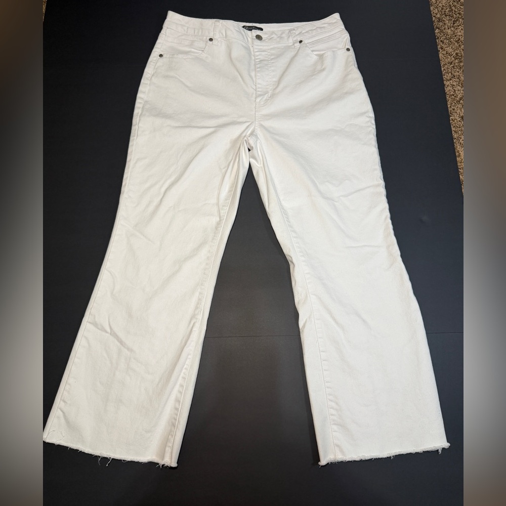 Versona White Wide-Leg Flare Jeans